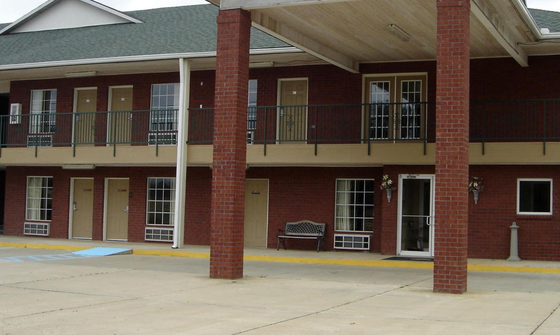 Homegate Inn Louisville Экстерьер фото